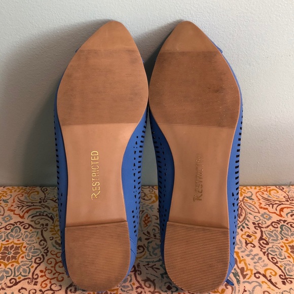 Restricted Perforated Cap-Toe Pointed Flats - Picture 3 of 5